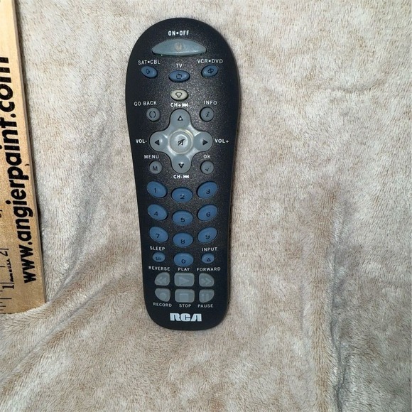 RCA Universal Remote Control 3-Device Backlit Keypad Black‎ - Picture 1 of 3